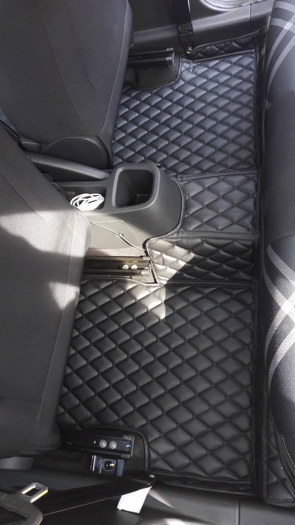 พรมปูพื้น MG3 2018-2020 เข้ารูป