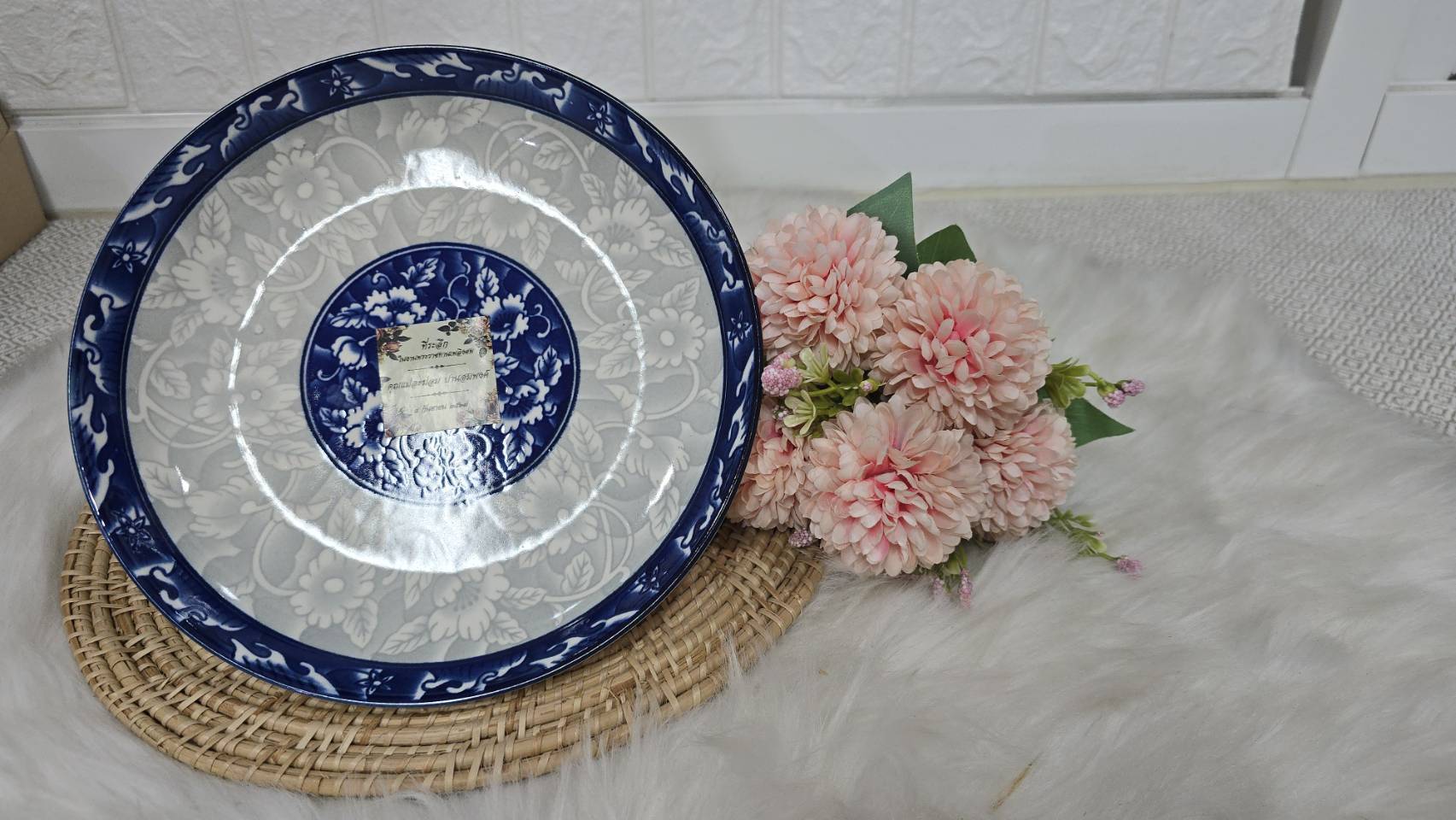 ของชำร่วยงานศพ ถ้วยเซรามิก (คละลาย) พร้อมกล่องหูหิ้วฟันอ่อน โบว์สำเร็จสีดำ