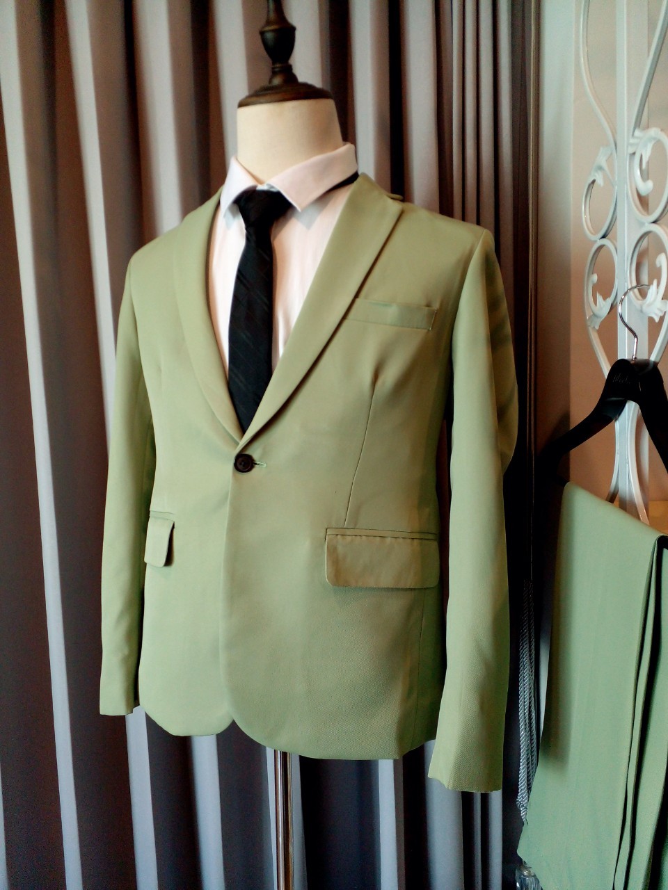 พร้อมเช่า ชุดสูทชาย สีชาเขียว งานตัดสูทพลัสไซส์ (ไม่มีกั๊ก)
