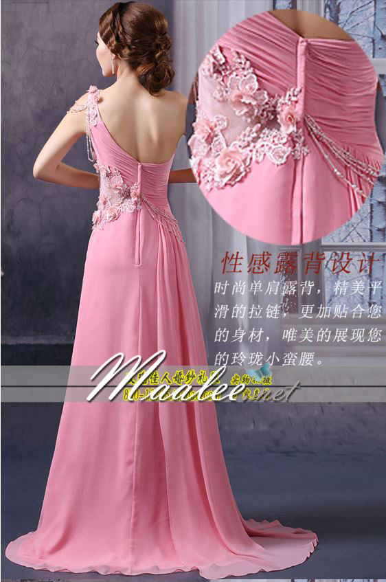 พร้อมเช่า ชุดราตรียาว สีฟ้า ไหล่เฉียง อกจับจีบระเอียด แต่งลูกปัดห้อยระย้า & ดอกสวย ผ้าชีฟอง