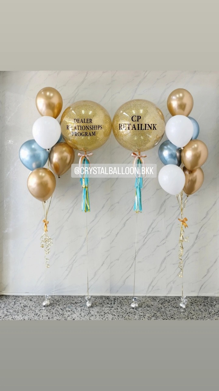 ลูกโป่ง เปิดงาน Bubble ขนาด 24" กลิตเตอร์สีทอง 2 ลูก พร้อม ช่อลูกโป่งสีโครเมี่ยม ช่อ 7 ลูก 2 ช่อ Theme สี Light Blue โครเมี่ยม-ทองอ่อนโครเมี่ยม พร้อมตกแต่ง สามารถเปลี่ยนสีลูกโป่ง/เปลี่ยนข้อความ/เปลี่ยนขนาดได้