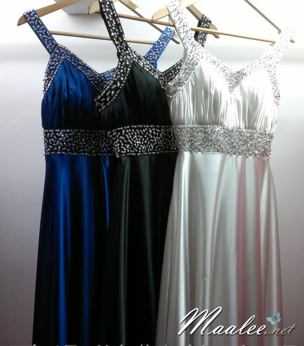 พร้อมเช่า ชุดราตรียาว สายเดี่ยว ผ้าซาติน สีทอง อกจับจีบตีเกล็ด ปักเลื่อมหรู