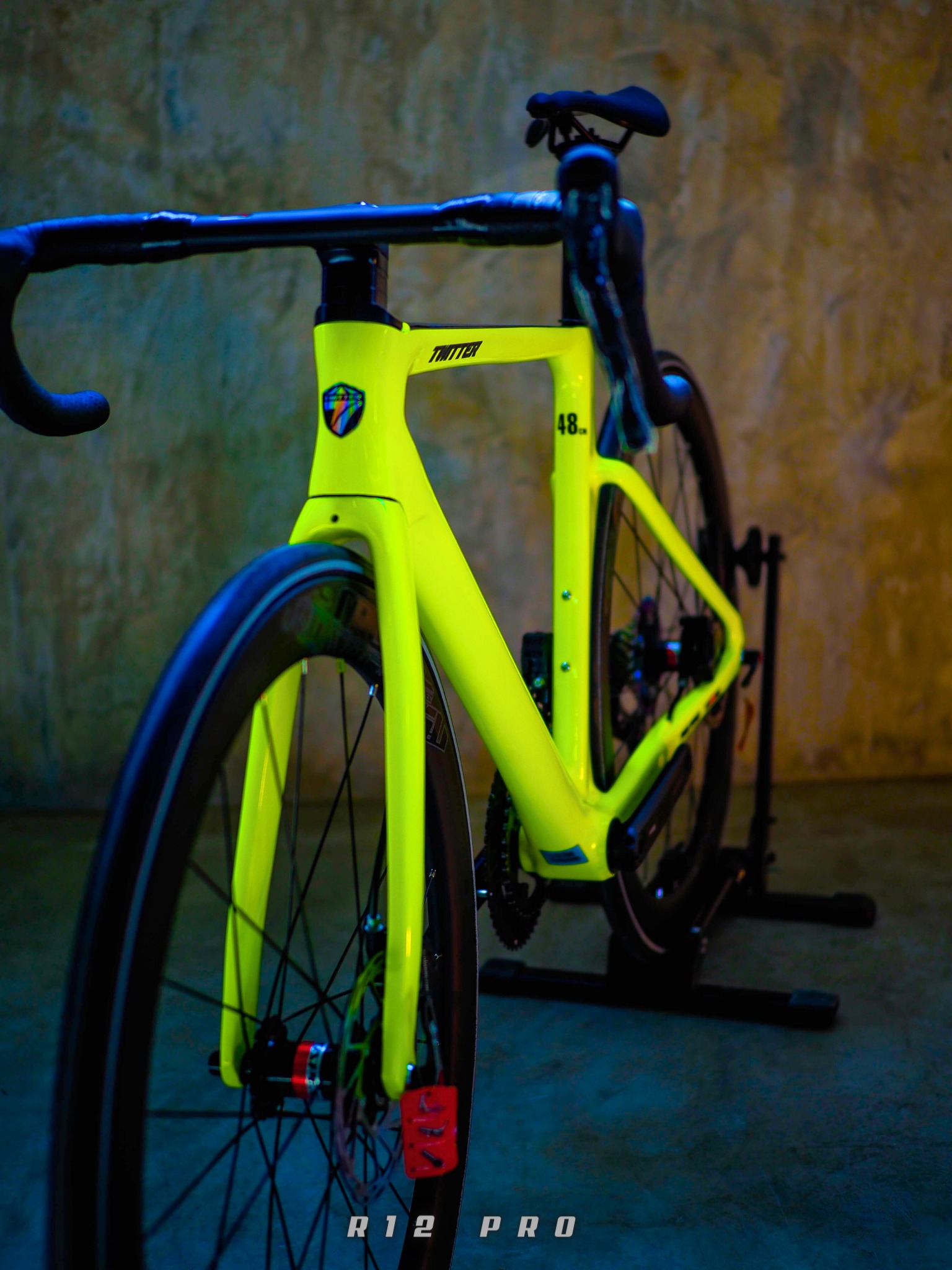 จักรยานเสือหมอบ TWITTER R12 PRO 26SP. CARBON WHEELS เกียร์ไฟฟ้า EDS TX 13SP. 2024