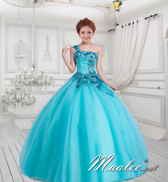 พร้อมเช่า ชุดแฟนซี ชุดราตรี ไหล่เดียว สีฟ้า แต่งเลื่อมน่ารัก ฟรุ้งฟริ้งมาก