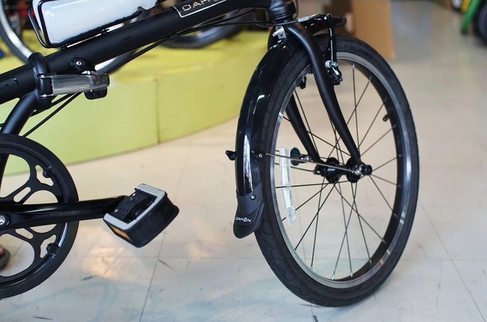 บังโคลนจักรยาน DAHON Fender set 16", 20" V-Brake, 20" Disc Brake ผลิตจากพลาสติก PP มีให้เลือก สำหรับล้อ 16", 20" วีเบรก และ 20" ดิสเบรก.