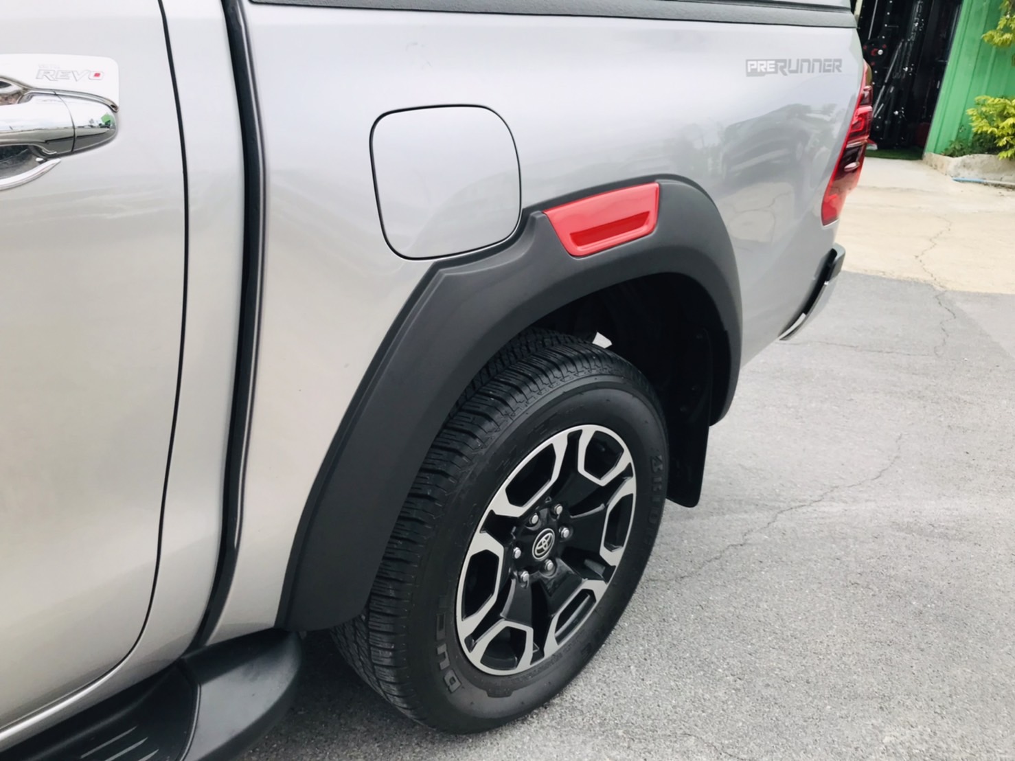 ซุ้มล้อทรงศูนย์แบบเต็ม : REVO 2022-2022