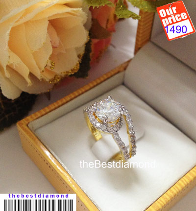 BR232+++แหวนเพชรล้อมแบบเอี้ยวๆ เก๋ไก๋ บ่าข้าง 2 แถว ++แบบทันสมัย ดูดี intrend มากๆๆ แบบออกมาจากร้านจิวเวลลี่เลย เพชรสวยวิ๊งๆ ดูไฮโซ สวยสุดๆ รับประกัน