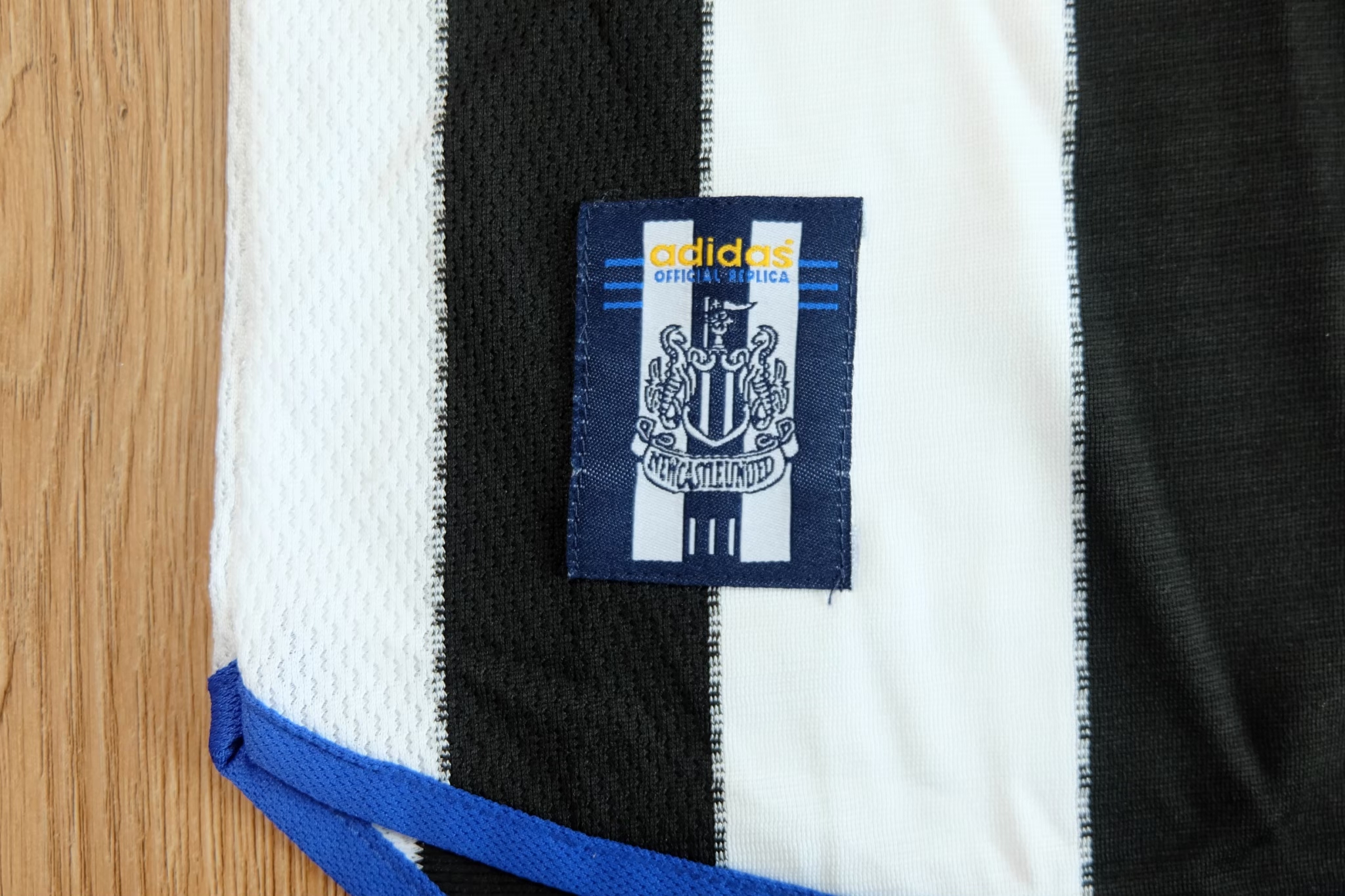 Newcastle 2000/01 Home Retro Jersey เสื้อบอลย้อนยุคนิวคาสเซิล NTL