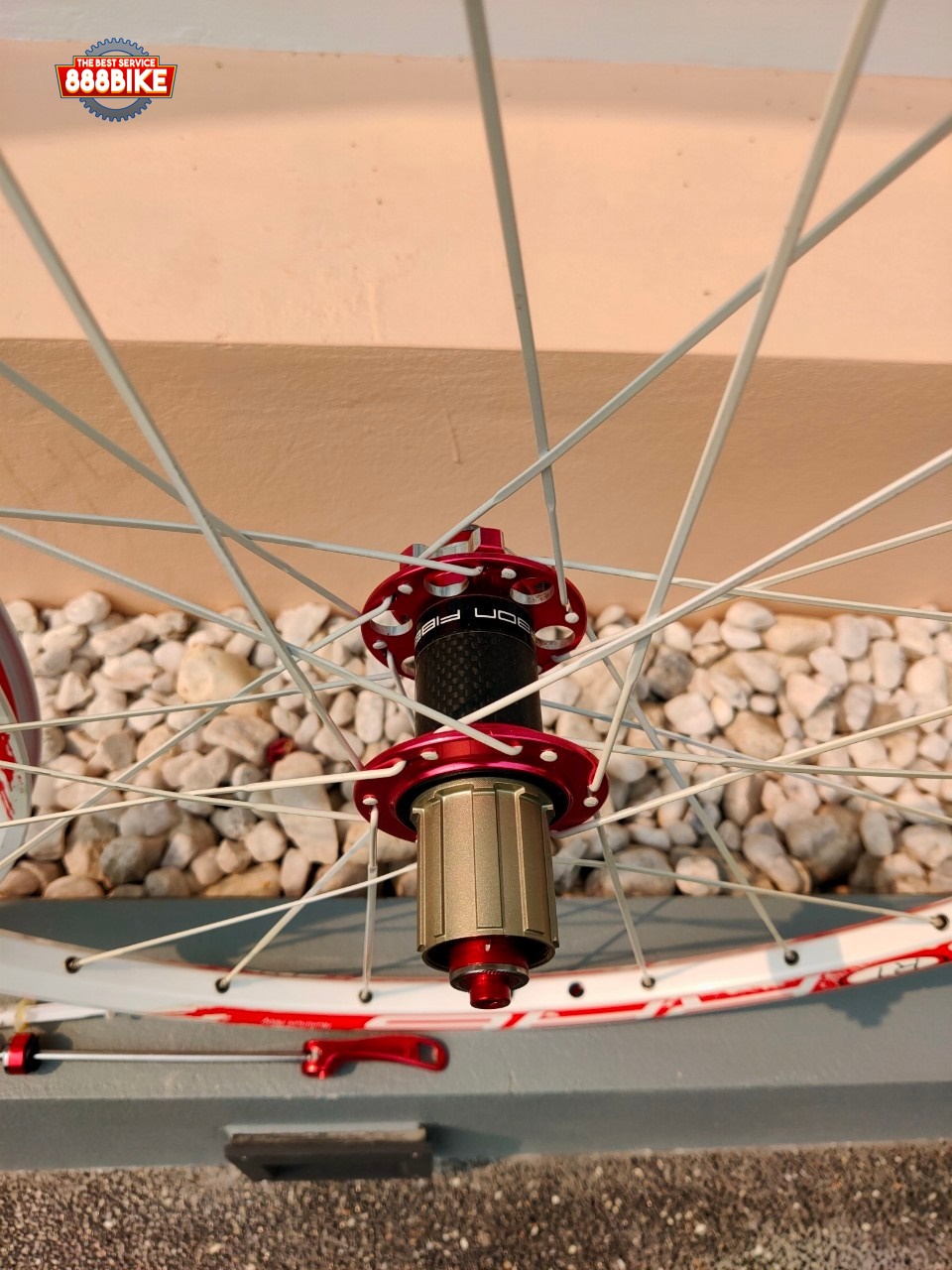 SALE ชุดล้อสำเร็จ ล้อเสือภูเขา RT RA6 ดุมคาร์บอน 26" แบร์ริ่ง เบาและลื่นสุดๆ มีสินค้าสีขาว