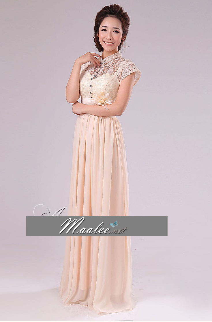 พร้อมเช่า ชุดราตรียาว ลูกไม้หวาน แขนสั้น แต่งเอวดอกไม้ กระโปรงผ้าชีฟอง สีครีม