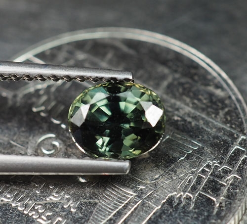 พลอยมรกตบางกะจะ 1.08 กะรัตพร้อมใบเซอร์