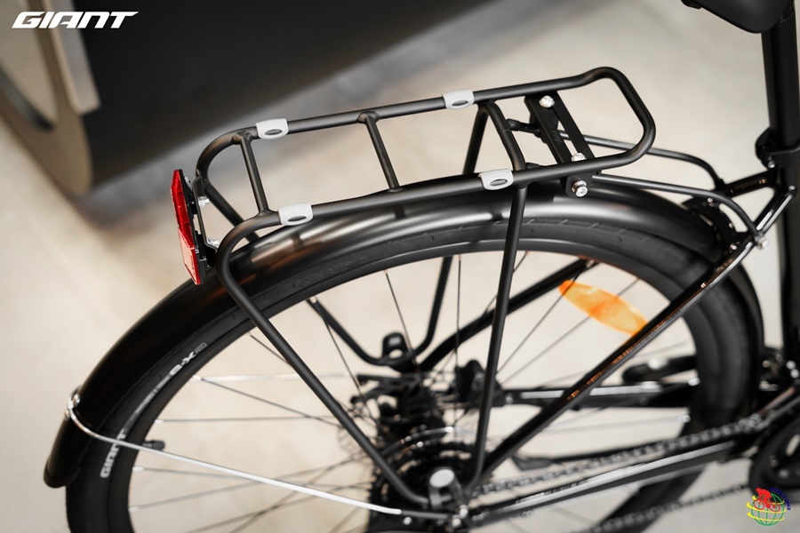 จักรยาน GIANT ESCAPE 2 CITY DISC 2x8สปีด ดิสน้ำมัน พร้อมตะแกรงท้ายและบังโคลน, Giant NEW 2024