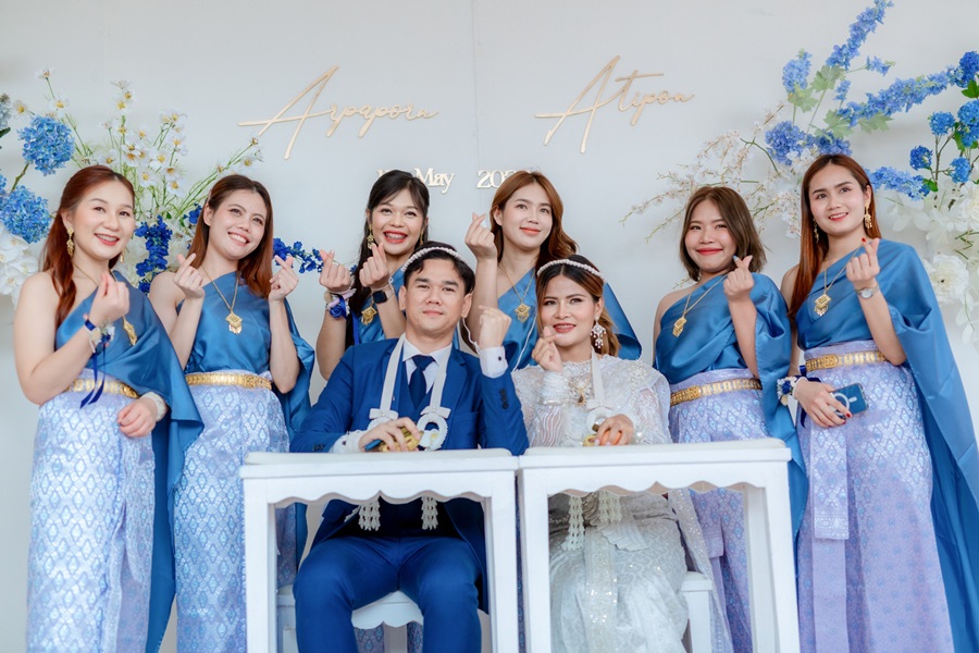 เช่า ชุดไทย ชุดเพื่อนเจ้าสาว ชุดไทยผ้าถุงสีชมพูฟ้าเงิน สไบเรียบสีเทาฟ้าเข้ม