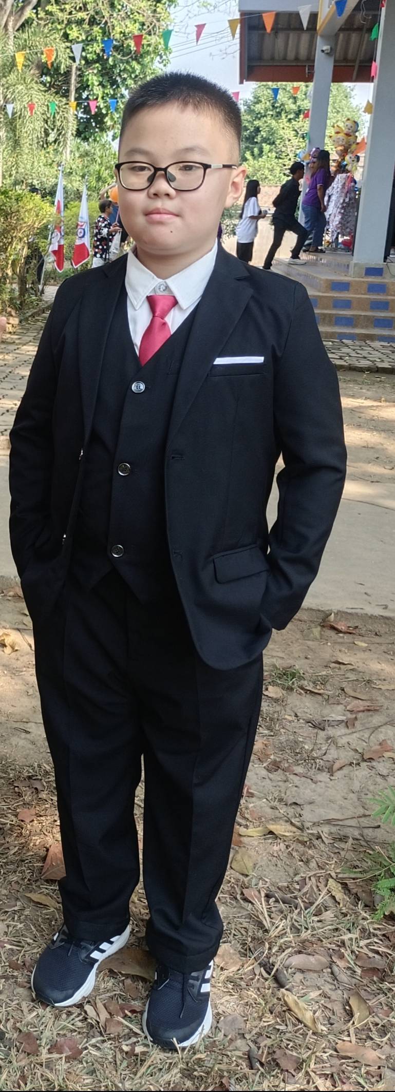 พร้อมเช่า ชุดสูทเด็กชาย สีดำ ** พร้อมเช่า ไซส์ 110, 120, 130, 140 , 150 , 160 ,170 **