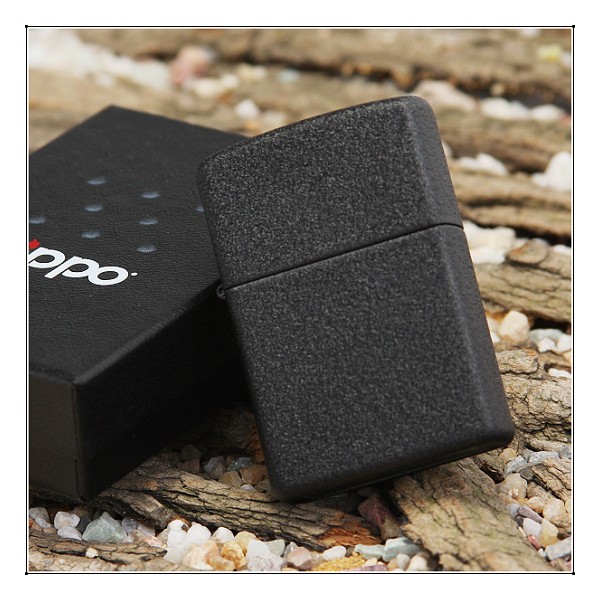 ไฟแช็ค Zippo แท้ 236 ผิวสากเนื้อทรายสีดำสนิท "Black Crackle Finish Lighter" แท้นำเข้า 100%