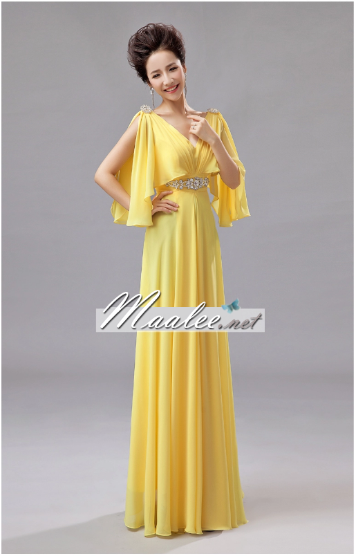 พร้อมเช่า ชุดราตรียาว สีเหลือง แบบเก๋ แขนย้วยผ่าข้างช่วยพรางต้นแขน แต่งเลื่อมช่วงเอว เข็มกลัดเพชรตรงไหล่