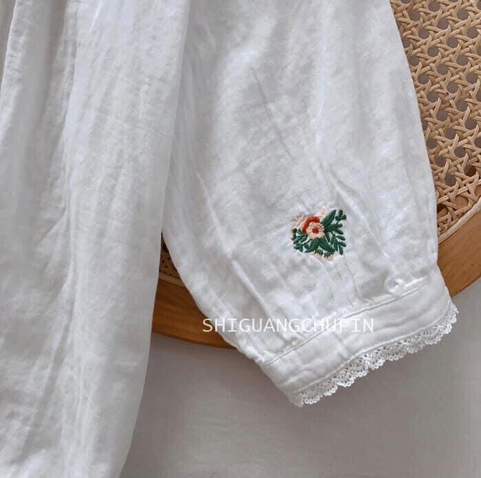 เสื้อผ้าสาลูลายปักแต่งระบายลูกไม้