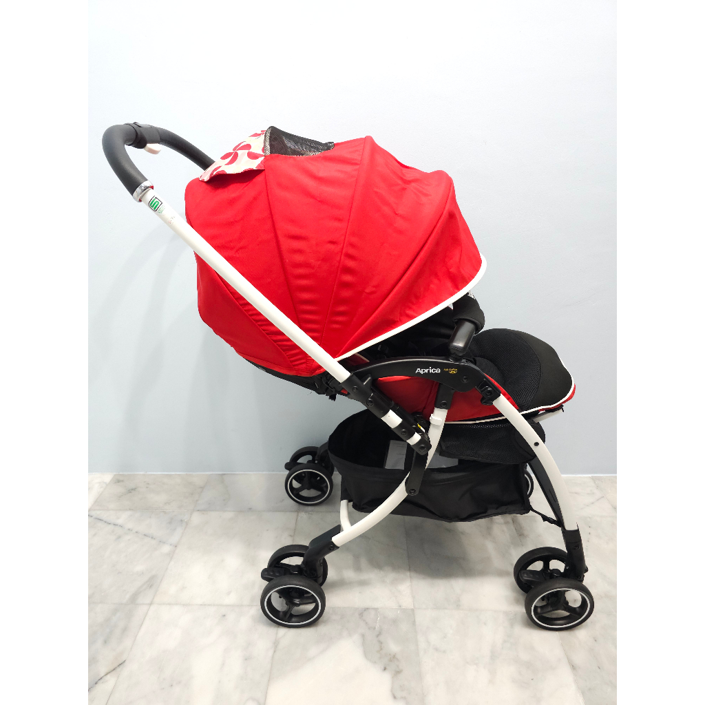 Aprica Luxuna Sofa Cushion สีแดง