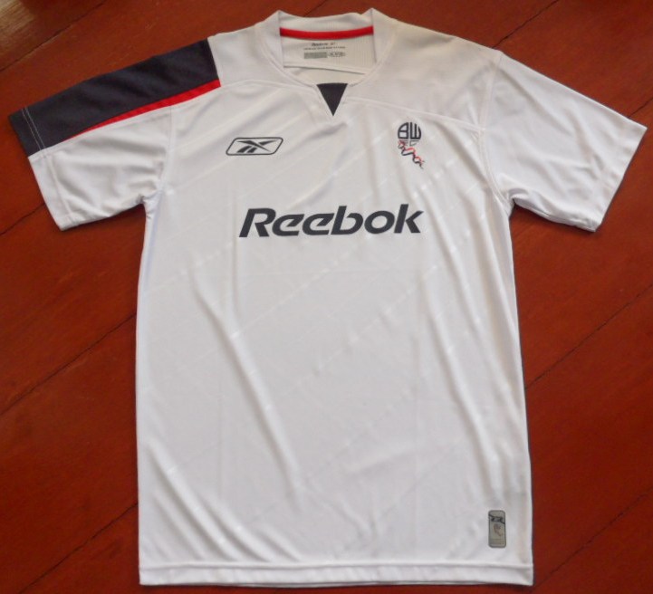 เสื้อฟุตบอล ทีมสโมสรโบลตัน วันเดอเรอร์ส ชุดเหย้า 2005/07 ใหม่ S-Size / BOLTON WANDERERS Football Shirt Home Kit 2005/07 Jersey NEW S-Size