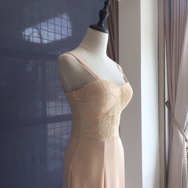 พร้อมเช่า ชุดเดรสยาว เกาะอกสายเดี่ยว ทรงเข้ารูป สำหรับสาวไซส์เล็ก