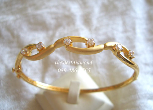 BL011++กำไลเพชรตัว S เพชร 6 เม็ด++กำไลน่ารักๆๆ ดูเป็นรูป s หรือ เกลียวก็ได้ โดยแต่ละเกลียวฝังเพชร 2 เม็ด ชุปงานซาตินผสมงานทองเงาๆ ดีไซน์สวย ไม่เวอร์