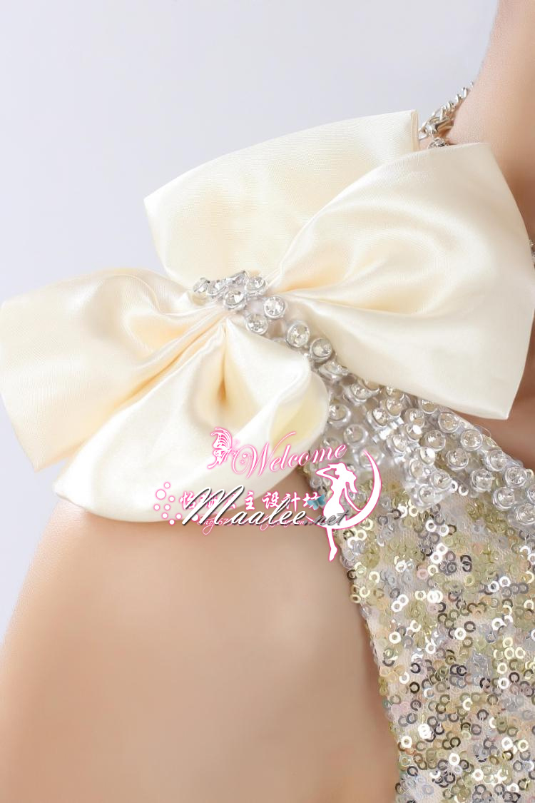 พร้อมเช่า ชุดราตรียาว ไหล่เฉียง สี Champagne ปักเลื่อมทั้งตัว แต่งคริสตัลช่วงคอ