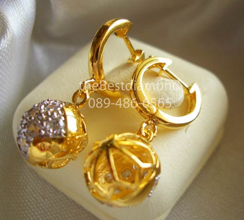 BE504+++ต่างหูเพชร ball+++น่ารักมากๆๆค่ะ design เป็นรูปบอล ห้อยตุ้งติ้ง ฝังเพชรcz แบบจิกไข่ปลา แบบเก๋ไก๋มาก