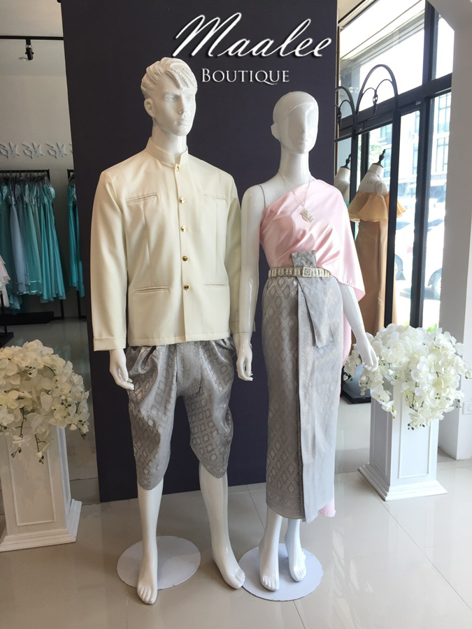 เช่า ชุดไทย ชุดเพื่อนเจ้าสาว ชุดไทยผ้าถุงสีเทาเงิน สไบเรียบ สีชมพูอ่อน