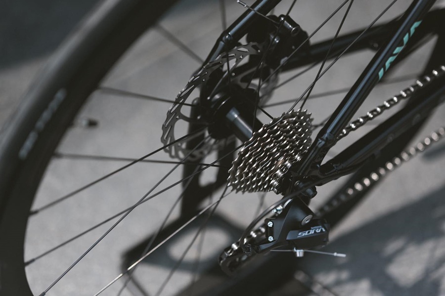 จักรยานเสือหมอบ JAVA AURIGA ชุดขับ DECA Shimano Sora 18speeds เฟรมอลูมิเนียม ลบรอยเชื่อม แฮนด์อลูมิเนียม lntegrated 700c