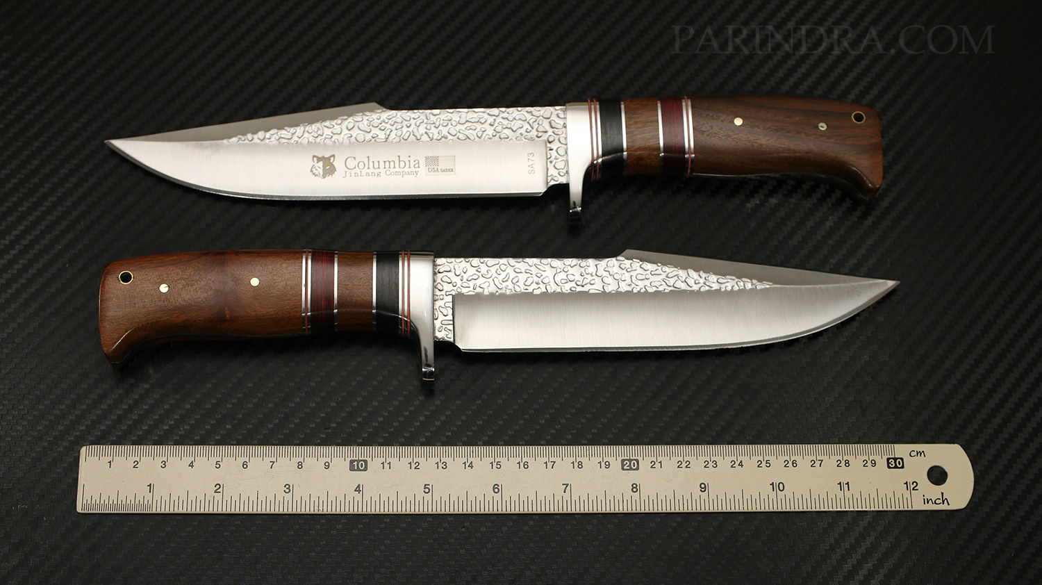 มีดเดินป่า COLUMBIA รุ่น SA73 ด้ามไม้ ใบลายค้อนตี คมกริบ