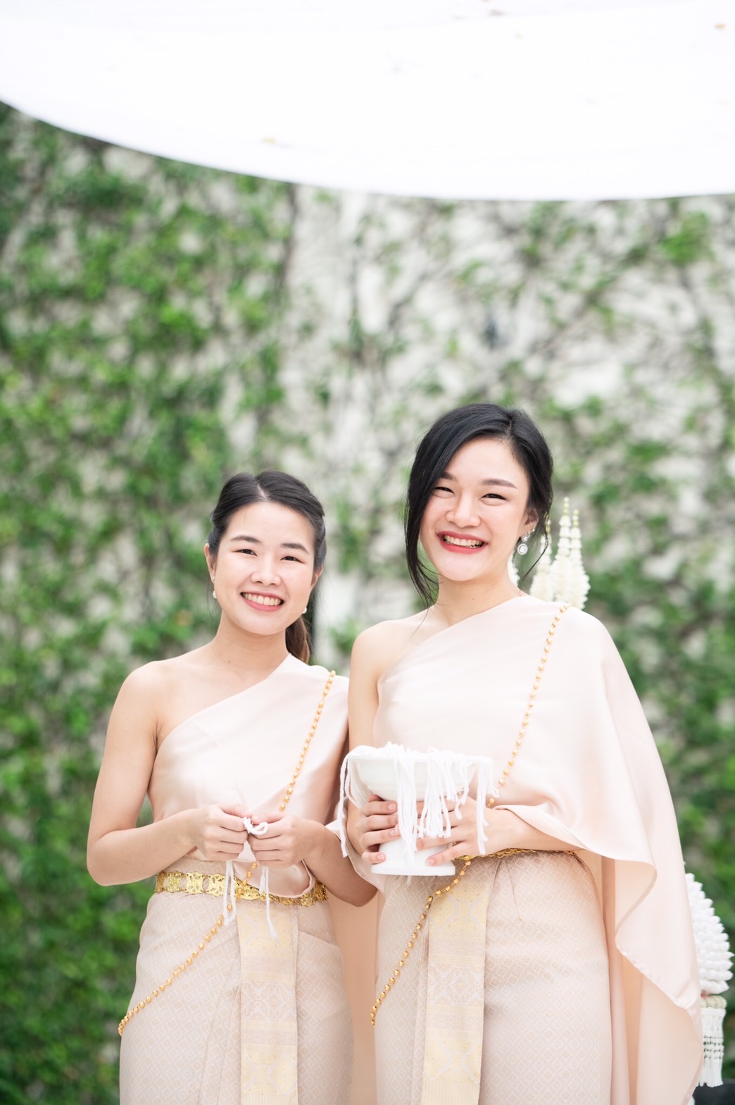 เช่า ชุดไทย ชุดเพื่อนเจ้าสาว ชุดไทยผ้าถุงสีครีมทอง สไบสีครีมแชมเปญ