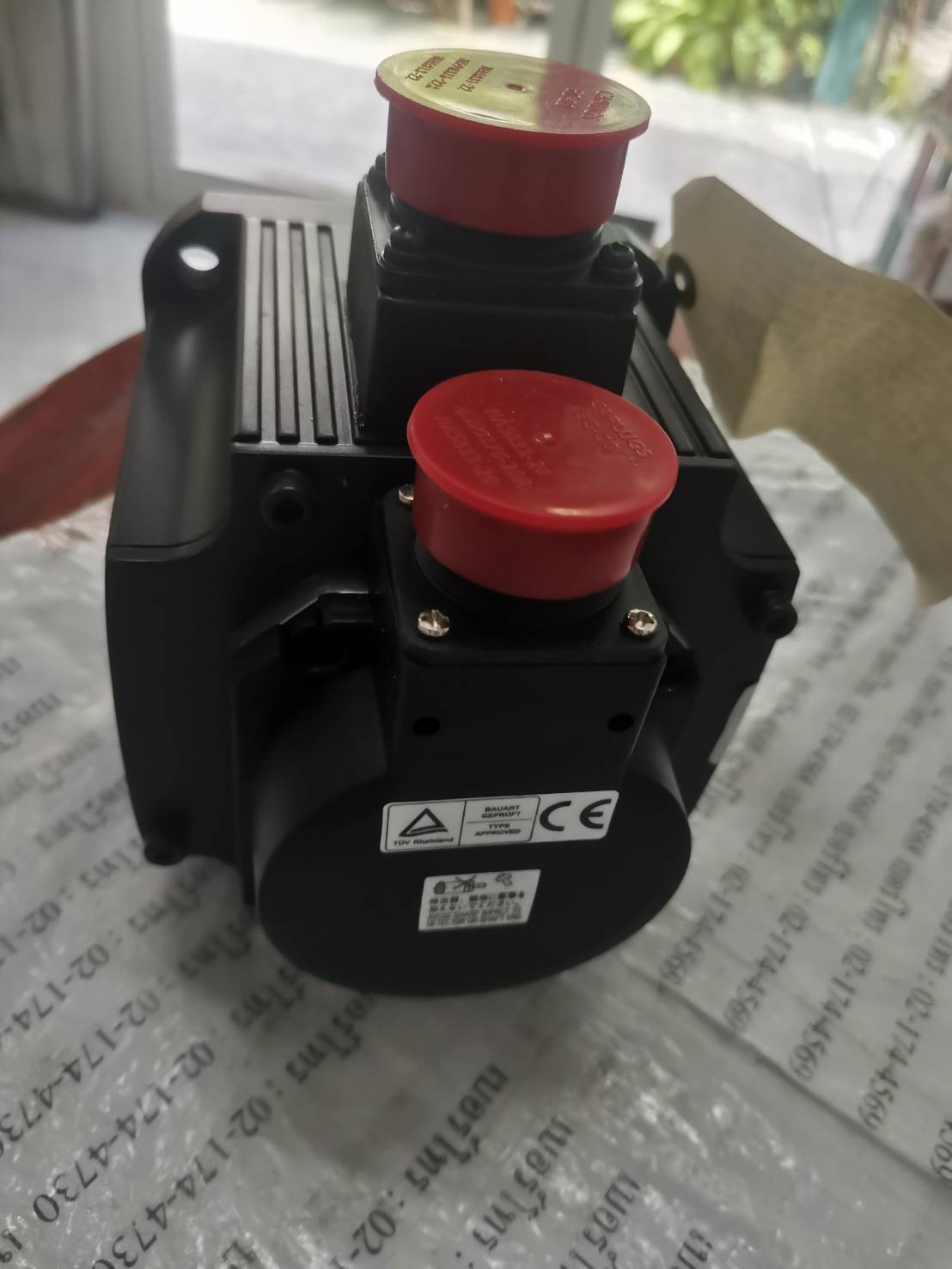HC-SF102X SERVO MOTOR " MITSUBISHI "
