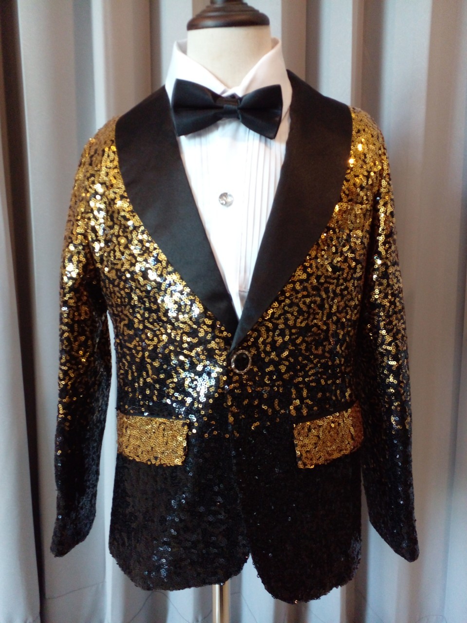 พร้อมเช่า ชุดสูทเด็กชาย สีทูโทน งานกลิตเตอร์แน่นๆ หรูหรา **พร้อมเช่าไซส์ 120,130,140,150**