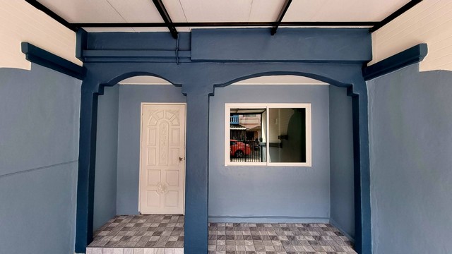 ขายทาวน์เฮ้าส์หมู่บ้านกรุงทอง 2 ชั้น 2 ห้องนอน 1 ห้องน้ำ รีโรเวทใหม่ พร้อมเข้าอยู่ ฟรีโอน