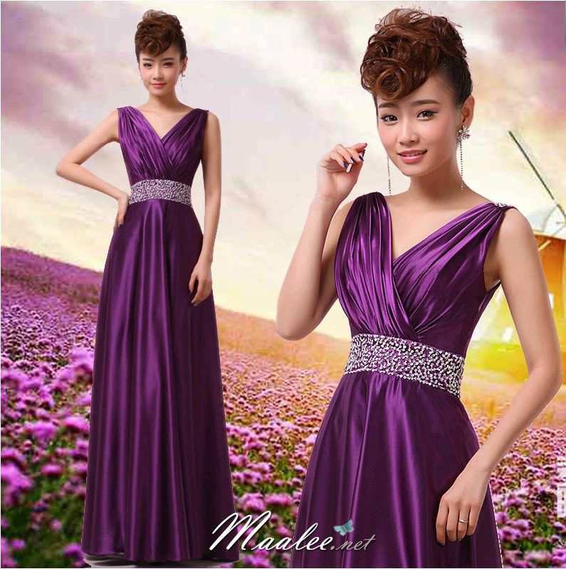 พร้อมเช่า ชุดราตรียาว สีม่วง กระโปรงผ้าซาติน ปักเลื่อมสวยหรู