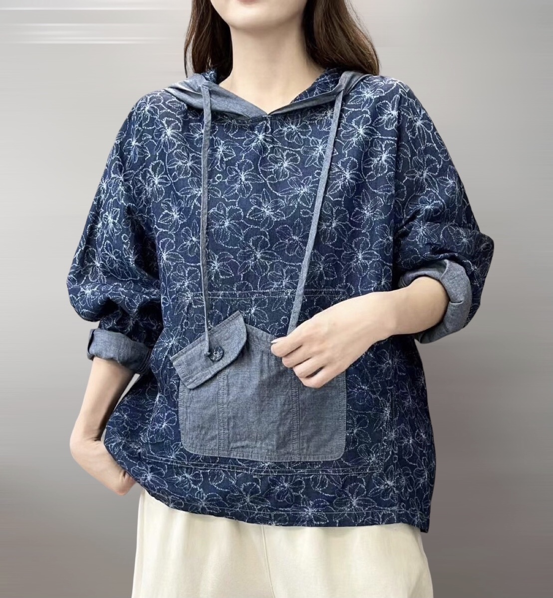เสื้อฮู้ดยีนส์ลายดอกไม้แต่งกระเป๋า