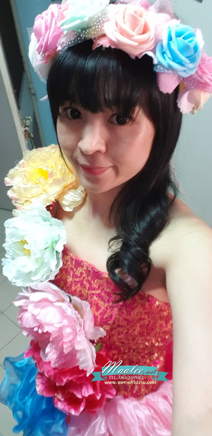 พร้อมเช่า ชุดแฟนซีสั้น ชุดราตรี ไหล่เฉียง สีรุ้ง กระโปรงระบายฟูสวย ฟรุ้งฟริ้ง