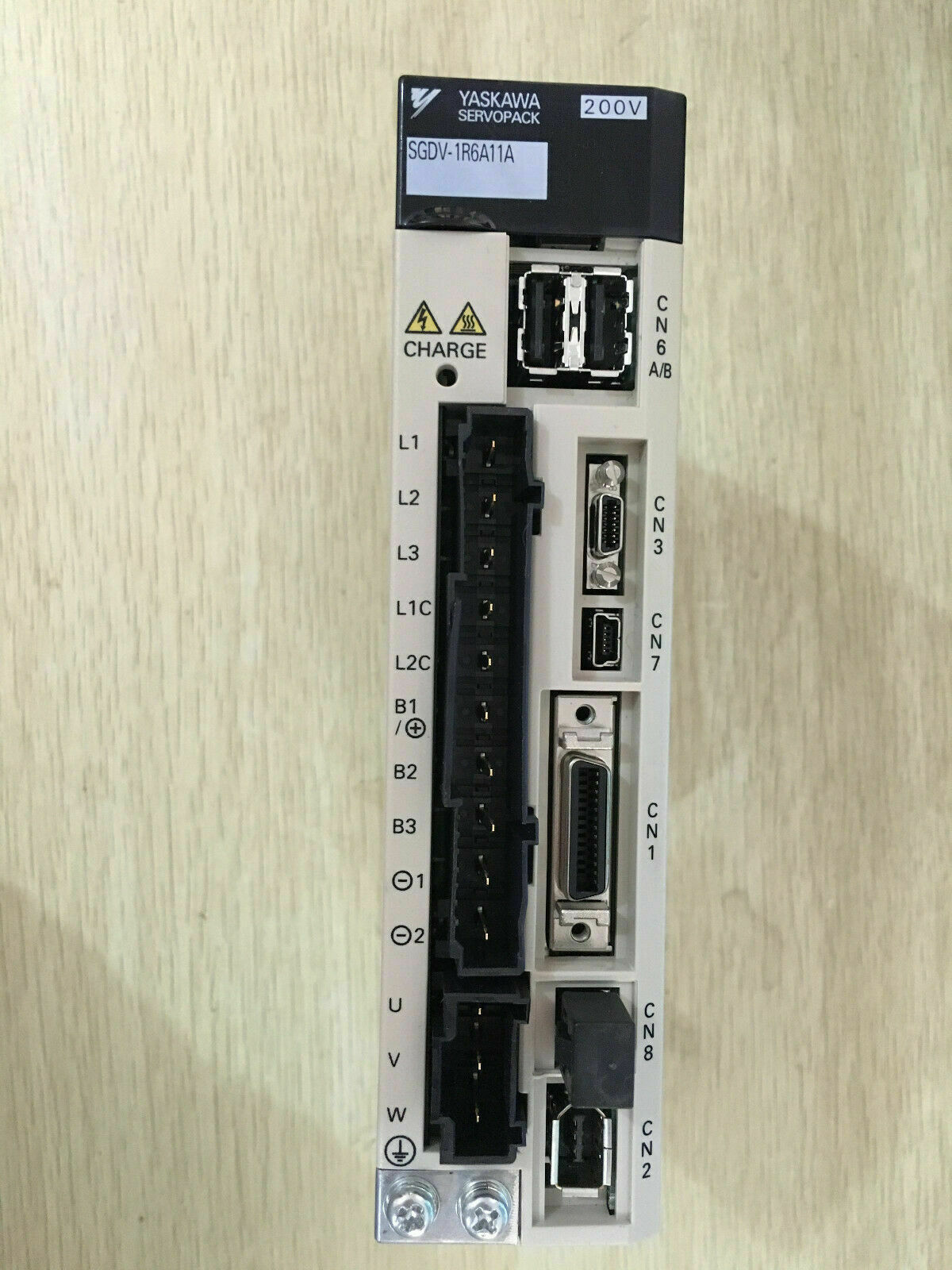 SGDV-1R6A11A SERVOPACK " YASKAWA "