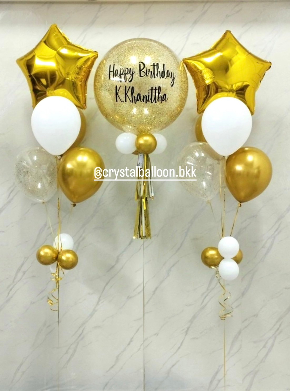 ลูกโป่ง วันเกิด Bubble ขนาด 24" กลิตเตอร์สีทอง 1 ลูก พร้อม ช่อลูกโป่งฟอยล์ดาว ขนาด 24" ช่อ 5 ลูก 2 ช่อ Theme ทองโครเมี่ยม-ขาว พร้อมตกแต่ง สามารถเปลี่ยนสีลูกโป่ง/เปลี่ยนข้อความ/เปลี่ยนขนาด/เปลี่ยนฟอยล์ตกแต่งได้
