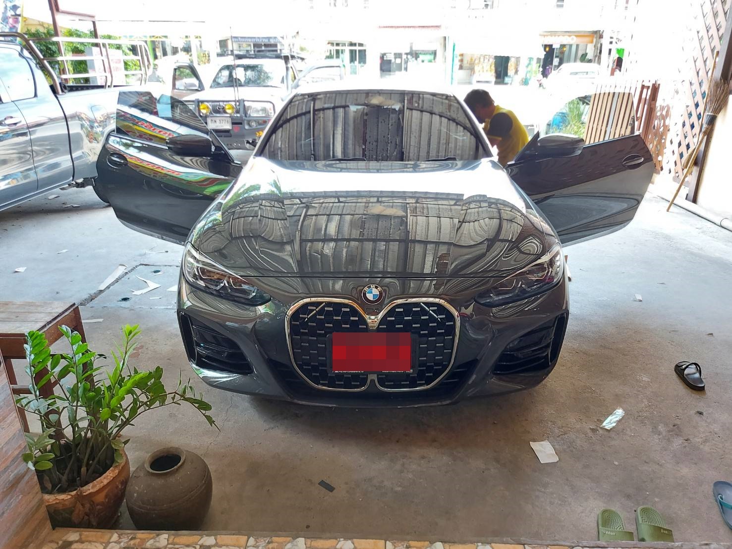 ขายพรมรถยนต์ BMW 430I G22 ปี 2022 ปูพรมหกดี สีดำด้ายแดง เต็มคัน