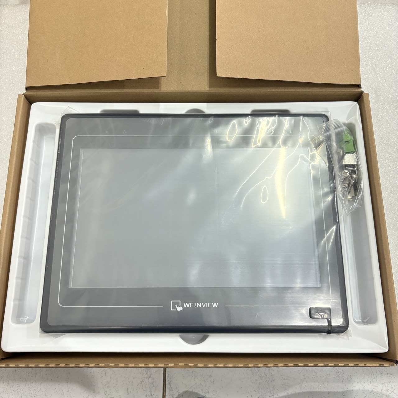 MT6100I V2WV HMI " WEINTEK "