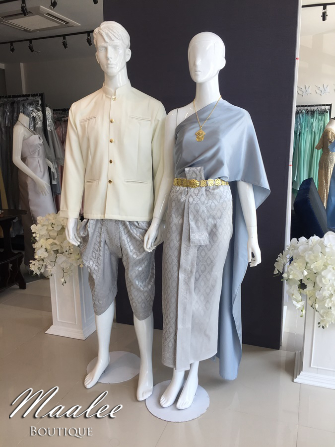 เช่า ชุดไทย ชุดเพื่อนเจ้าสาว ชุดไทยผ้าถุงสีเทาเงิน สไบเรียบ สีเทาเงิน