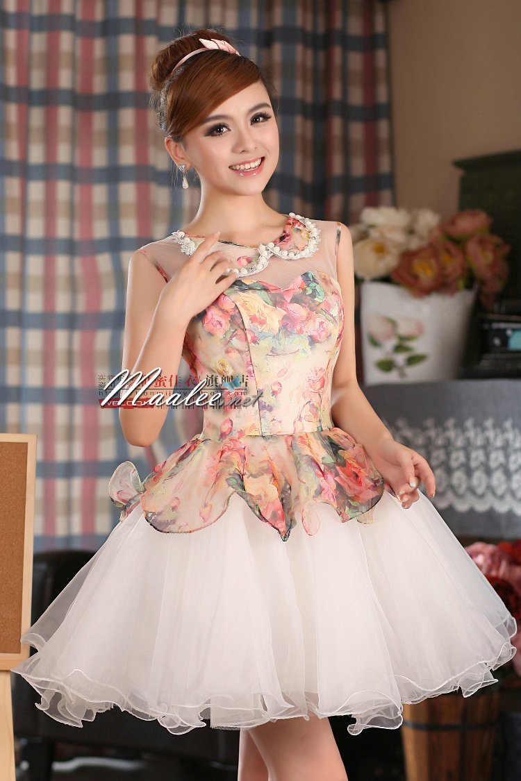 พร้อมเช่า ชุดแฟนซี ชุดราตรีสั้น หวานแบบ Vintage ผ้าโปร่งลายดอกไม้ กระโปรงผ้าแก้วสีขาว สวยหวาน