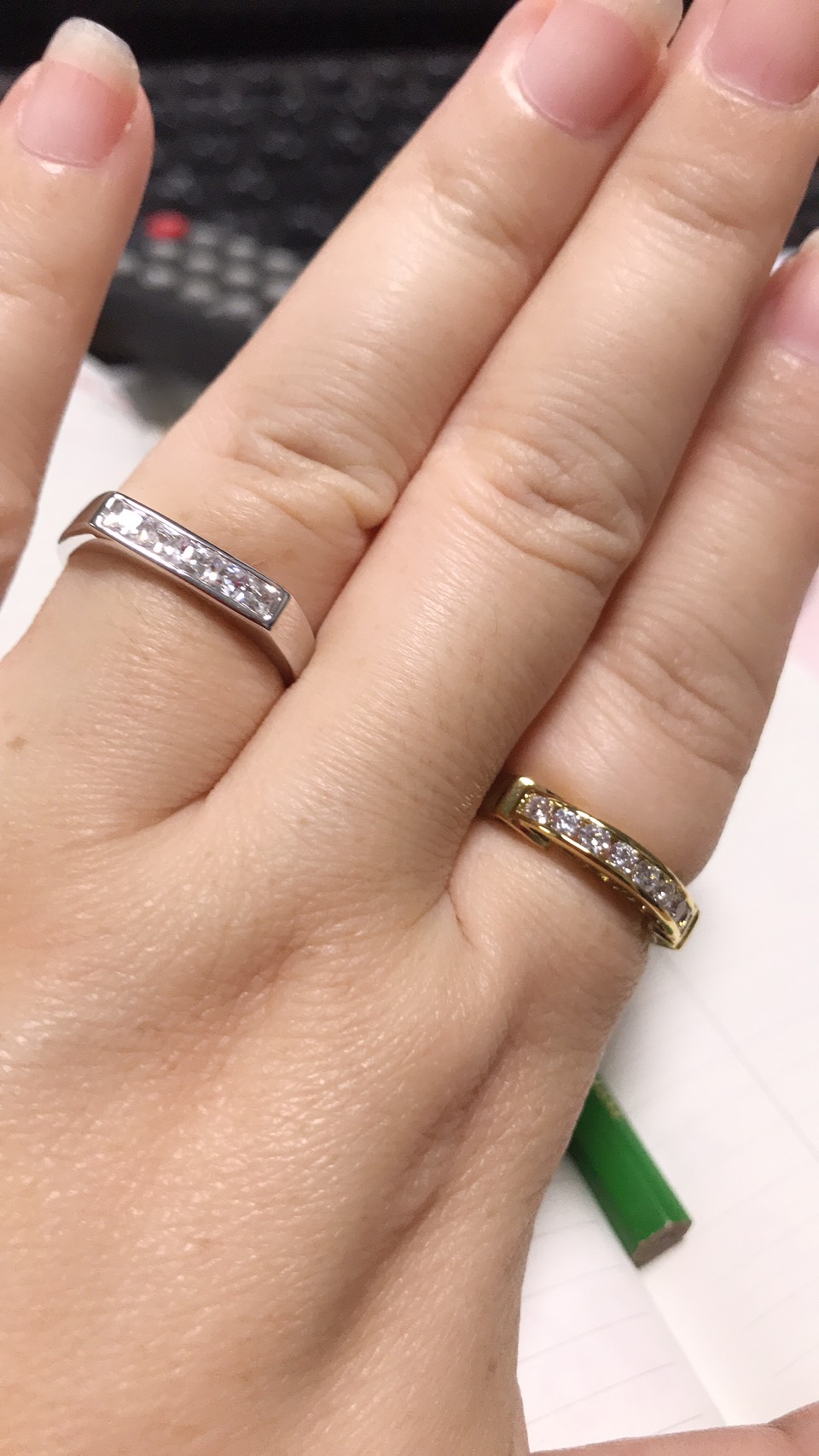 ชื่อสินค้า: BR005+++แหวนแถวตัดตรง+++ เพชรสี่เหลี่ยมฝังแบบล็อค งานดี เรียบร้อย ดูดีมากๆ เหมาะสำหรับคนไม่ชอบหนามเตย ใส่ได้ทั้งหญิงและชายเลยนะคะ