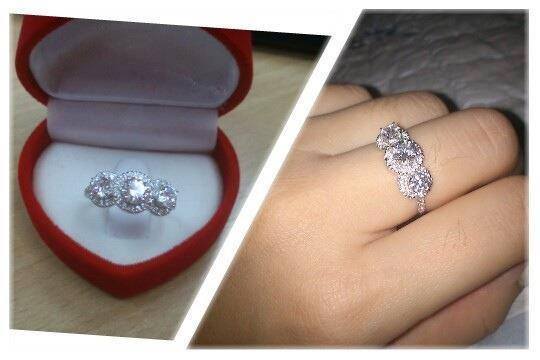 SR001RD+++3 Diamonds Luxury Style+++แหวนเงินแท้ ดีไซน์สวยหรู แบบร้านจิวเวลลี่ทันสมัย ตามcounter ห้างเลย เหมือนของแท้สุดๆ เล่นไฟวิีงๆ รับประกันความสวย