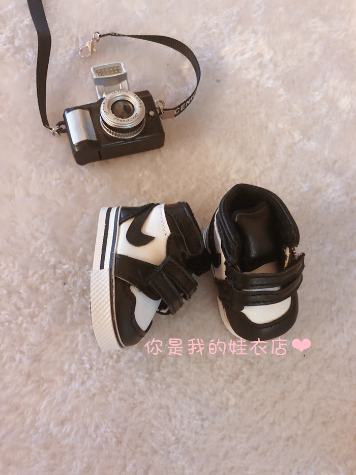 รองเท้าไนกี้ สำหรับตุ๊กตา 20 cm. ดำ