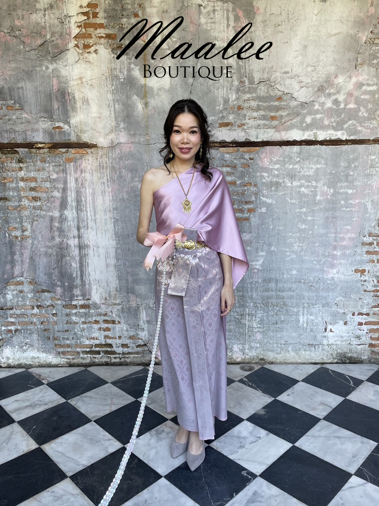 เช่า ชุดไทย ชุดเพื่อนเจ้าสาว ชุดไทยผ้าถุงสีเทาชมพูเงิน สไบเรียบสีกลีบบัว