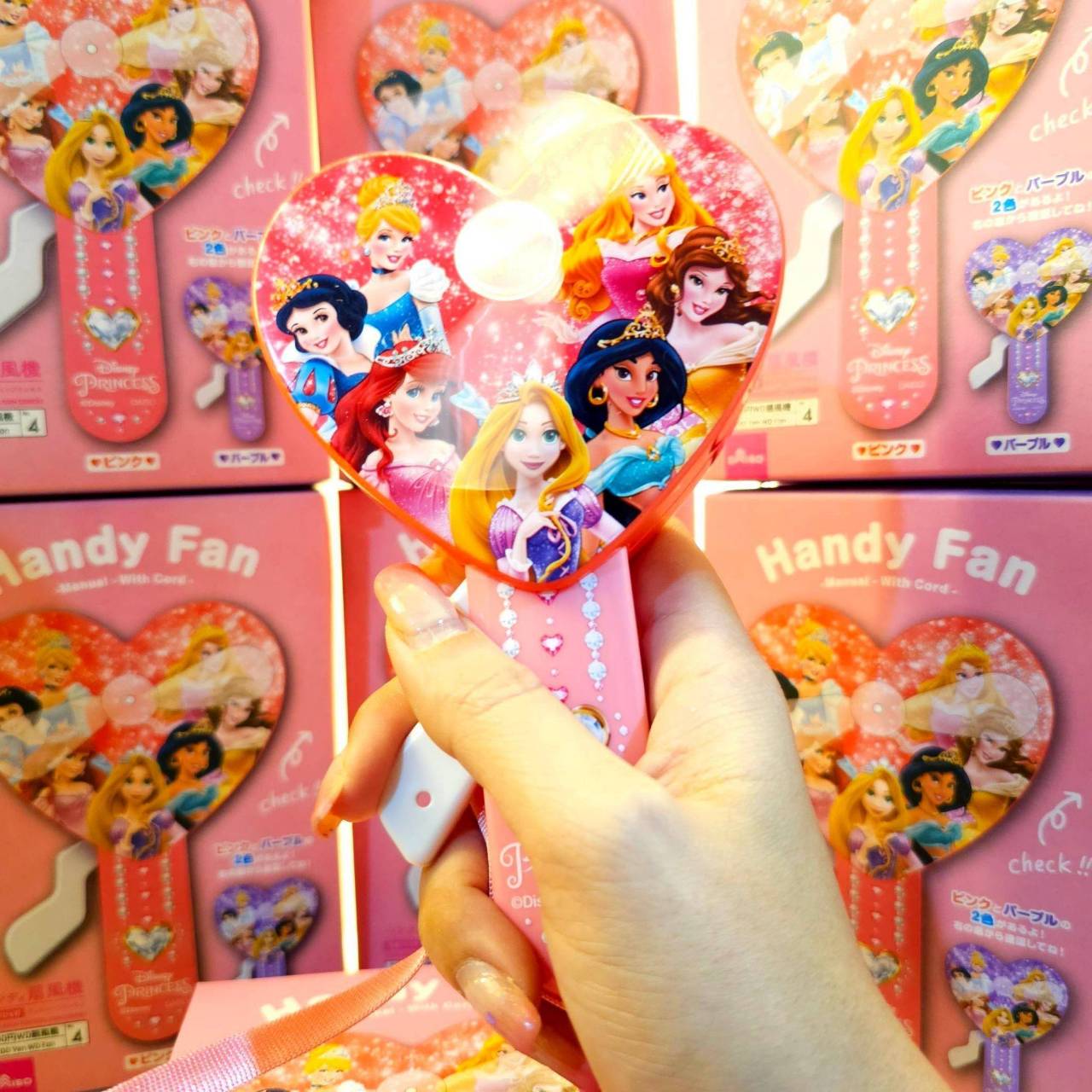 Handy Fan พัดลมมือถือ น่ารักมุมิ จะเด็กหรือผู้ใหญ่ใช้ได้ไม่ติด