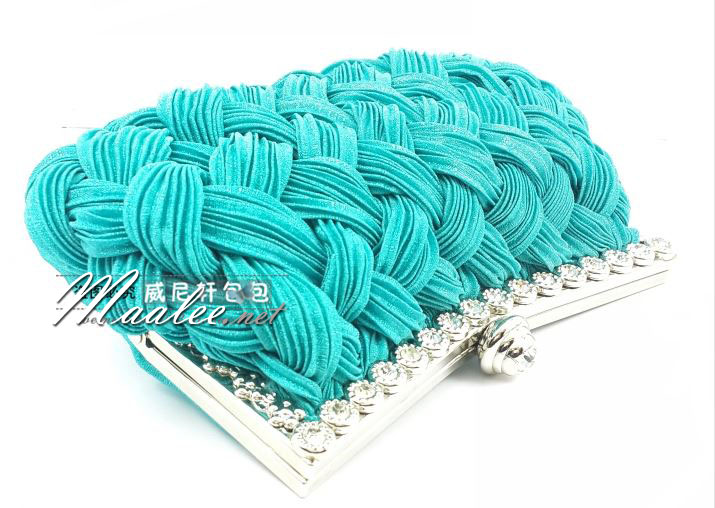 Evening Clutch กระเป๋าออกงาน สีฟ้าน้ำทะเล อัดพลีทลายสาน สายโซ่สั้นยาว