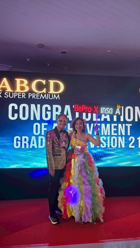 พร้อมเช่า เสื้อสูทชาย สูทแฟชั่น สูทกลิตเตอร์ ไล่สี สีชมพูทอง